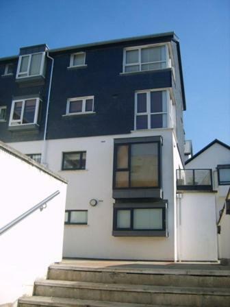 Luxury Town Centre Apartment キンセール エクステリア 写真
