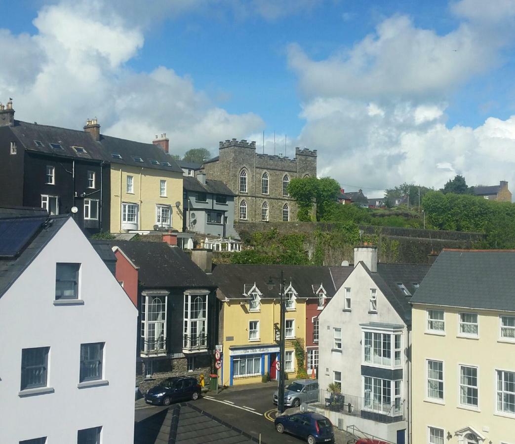 Luxury Town Centre Apartment キンセール エクステリア 写真